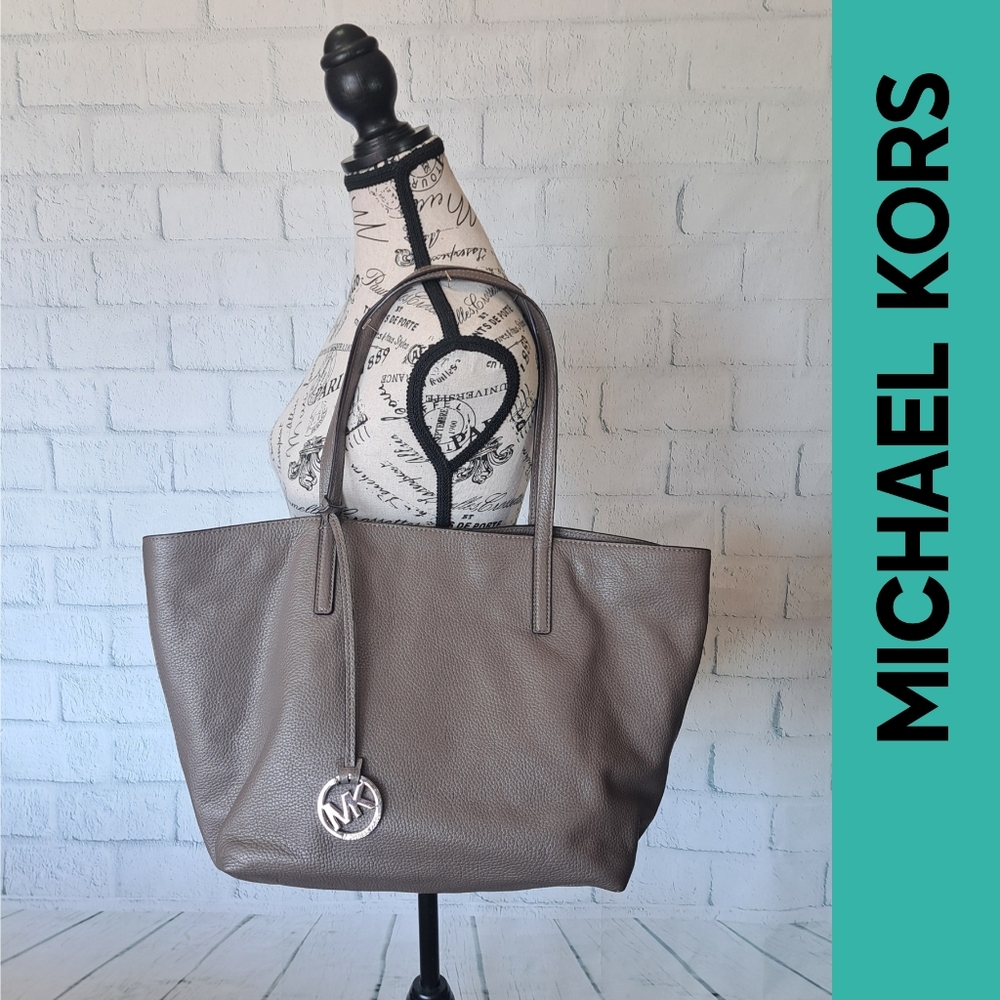 REDUCED. XL new Michael Kors taupe leather bag